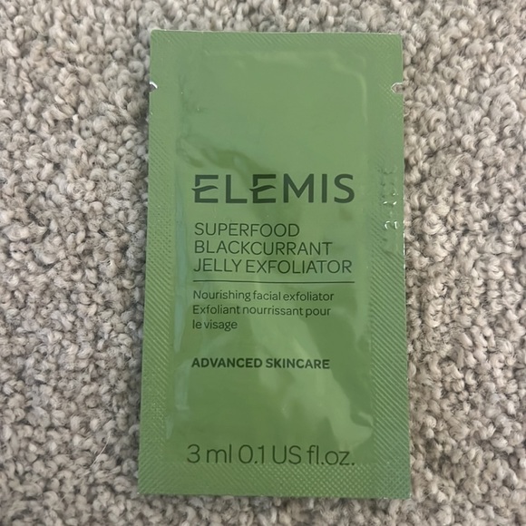 5 ELEMIS samples and two cosmetic bags! - Picture 6 of 8